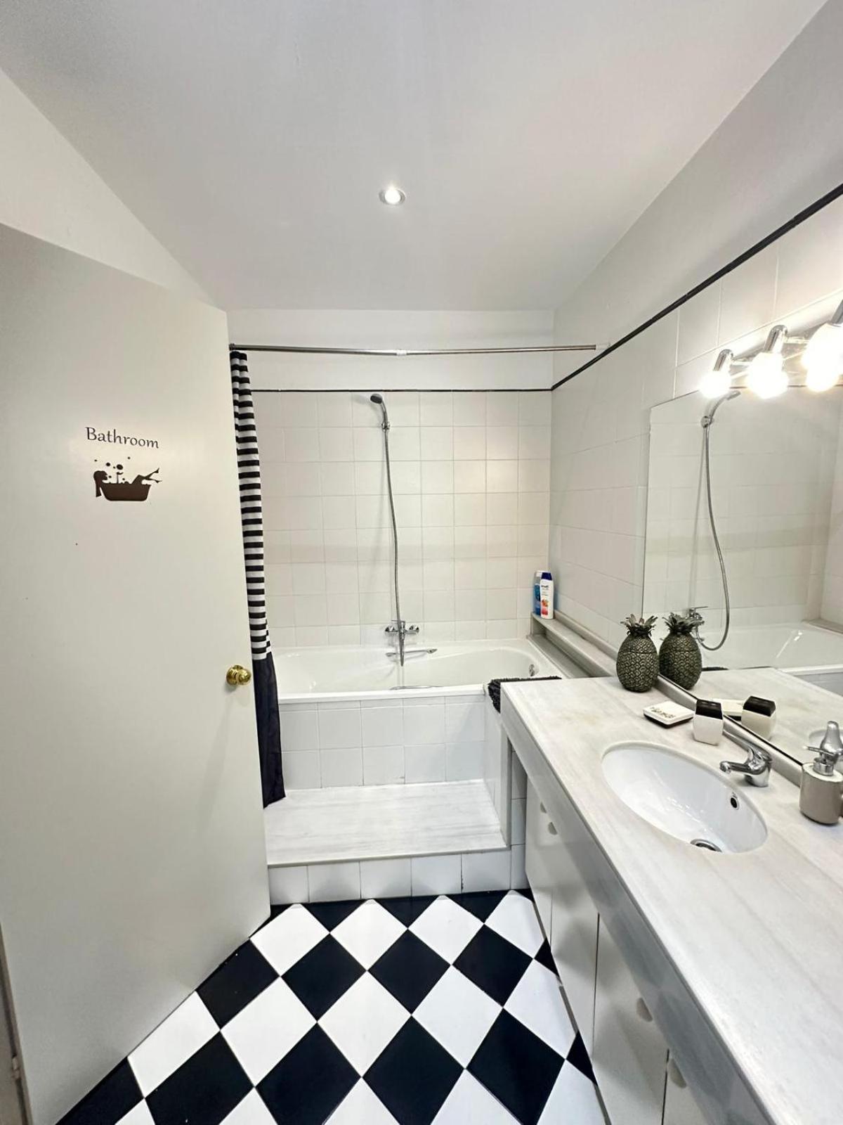 Rooms Aribau Barcelona Bagian luar foto